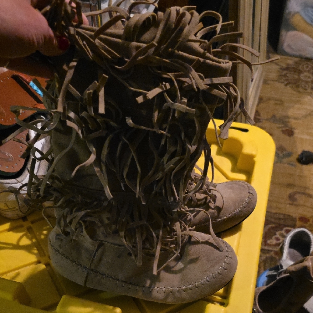 Fringe Suede Boots
